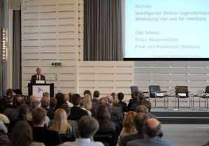 Symposium Online-Jugendschutz Vortrag Olaf Scholz