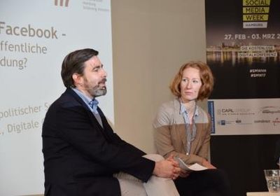Volker Tripp und Moderatorin Teresa Sickert